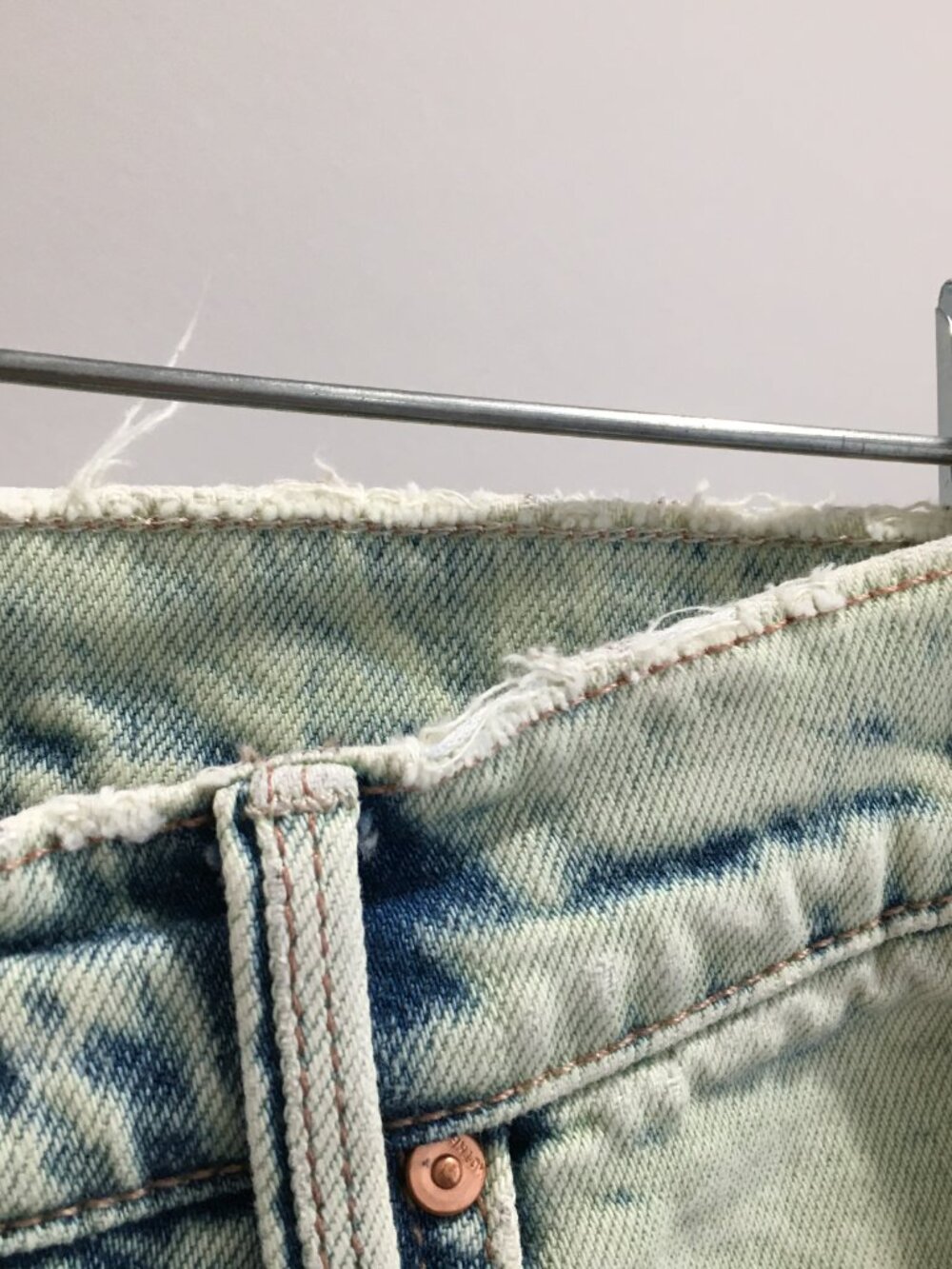 MOTHER Fern Juicy Fruit The Tripper Crop Fray Logo Hardware Button Fly Jeans - Picture 9 of 16